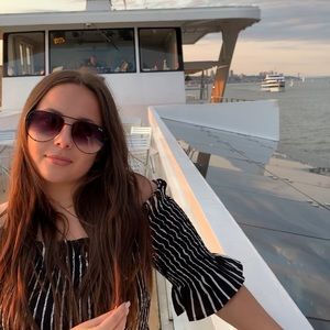 Meet your Posher, Victoria